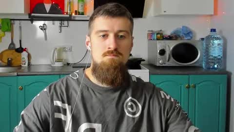 Snapshot of bearded_legend chatting on 01.02.25 Zeus online show from 01.02.25