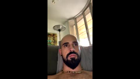 Snapshot of beardedbaldy_09 chatting on 10.12.25 Ask me online show from 10.12.25
