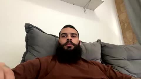 Snapshot of beardmax chatting on 04.19.26 Min online show from 04.19.26