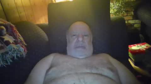 Snapshot of bearmantitsx chatting on 12.23.25 Please suck my nipples and cam with me now to a hot orgasm together on cam online show from 12.23.25