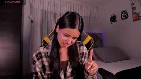 Snapshot of bearmel3 chatting on 02.11.25 MELANI online show from 02.11.25