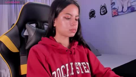 Snapshot of bearmel3 chatting on 02.12.25 MELANI online show from 02.12.25