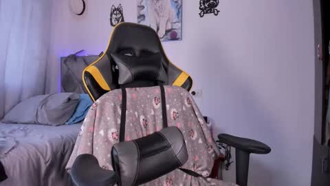 Snapshot of bearmel3 chatting on 09.13.25 MELANI online show from 09.13.25