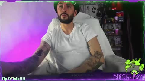 Snapshot of beastbxy chatting on 12.28.24 beast bxy online show from 12.28.24