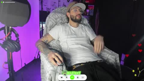 Snapshot of beastbxy chatting on 01.21.25 beast bxy online show from 01.21.25