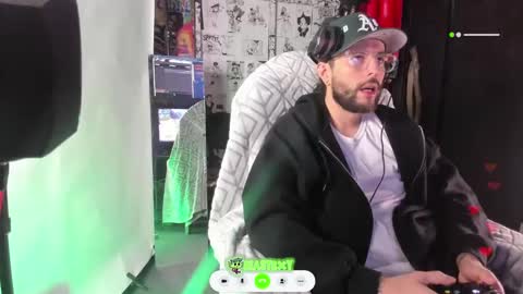 Snapshot of beastbxy chatting on 01.24.25 beast bxy online show from 01.24.25