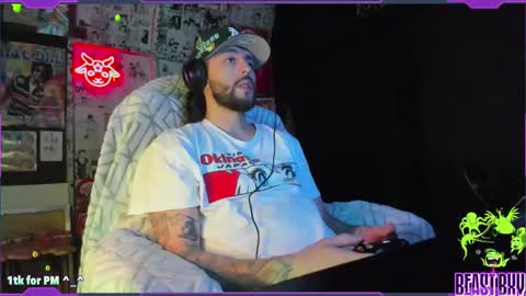 Snapshot of beastbxy chatting on 02.02.25 beast bxy online show from 02.02.25