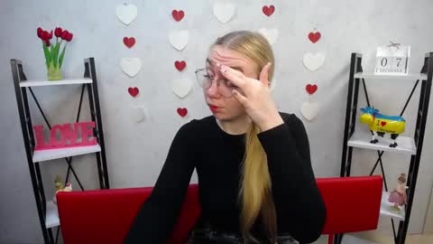 BeatriceFlyy online show from 12.07.24