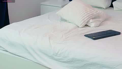 Snapshot of beatriceskye23 chatting on 11.25.25 Beatrice online show from 11.25.25