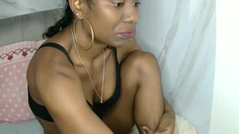 Snapshot of beautenoir chatting on 11.29.25 beautenoir online show from 11.29.25