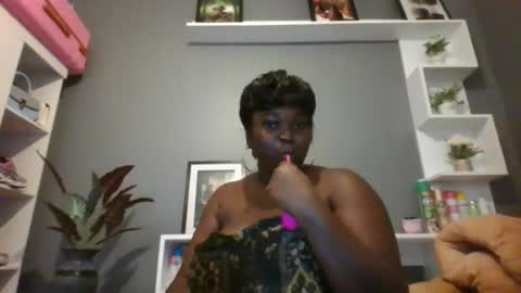 Snapshot of beautie699392 chatting on 02.03.25 Lil stunner online show from 02.03.25