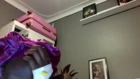 Snapshot of beautie699392 chatting on 02.16.25 Lil stunner online show from 02.16.25