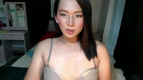 Mia online show from 06.03.26