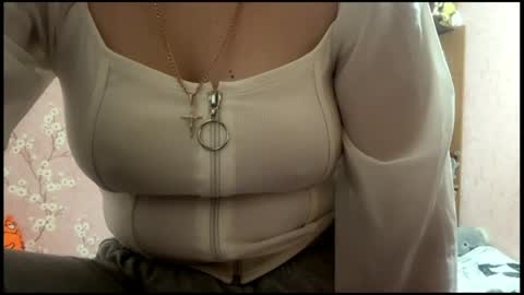 Mia online show from 04.18.26