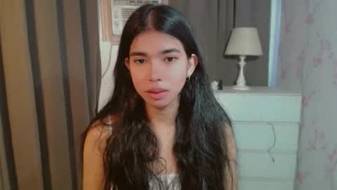 TRIXIE online show from 04.12.26