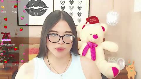 Snapshot of beautty_pink chatting on 12.21.24 beautty_pink online show from 12.21.24