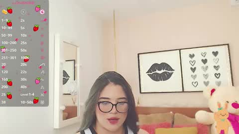Snapshot of beautty_pink chatting on 01.08.25 beautty_pink online show from 01.08.25