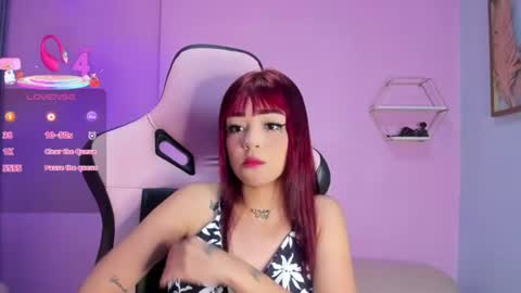 Snapshot of beautty_woman_ chatting on 06.21.26 Sara online show from 06.21.26