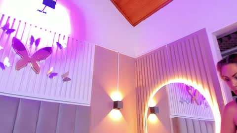 Chantall online show from 01.17.25