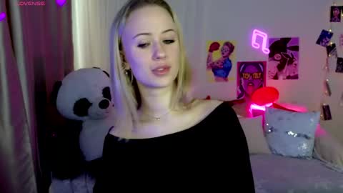 Snapshot of beauty_sashaxx chatting on 04.18.26 beauty Sasha online show from 04.18.26