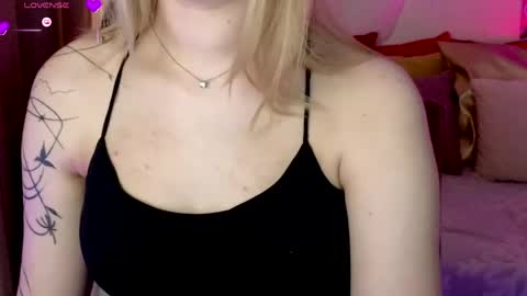 Snapshot of beauty_sashaxx chatting on 04.21.26 beauty Sasha online show from 04.21.26