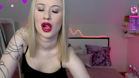 Snapshot of beauty_sashaxx chatting on 04.29.26 beauty Sasha online show from 04.29.26