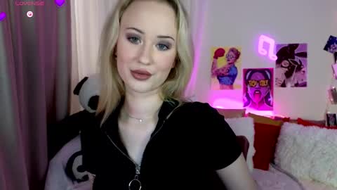 Snapshot of beauty_sashaxx chatting on 06.01.26 beauty Sasha online show from 06.01.26