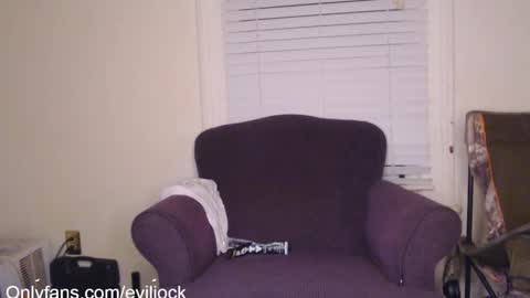 Snapshot of bebexxxdust chatting on 12.19.24 bebe dust online show from 12.19.24