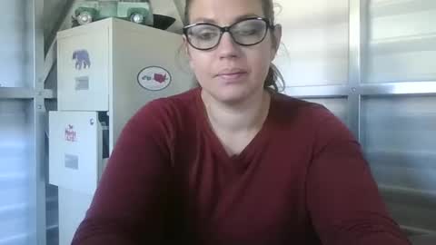 Snapshot of beccabee37 chatting on 03.19.26 beccabee37 online show from 03.19.26