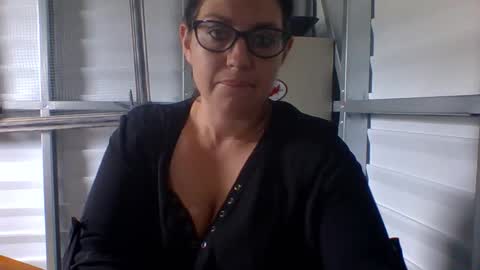 Snapshot of beccabee37 chatting on 03.25.26 beccabee37 online show from 03.25.26