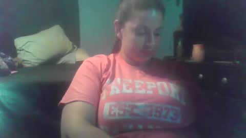 Snapshot of beccabee37 chatting on 05.02.26 beccabee37 online show from 05.02.26