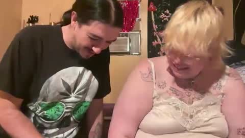 Snapshot of beccagreene9151514 chatting on 10.19.25 JohnJaneQPublic online show from 10.19.25