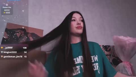 Snapshot of beccahert chatting on 02.23.25 BeccaHert online show from 02.23.25