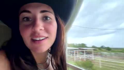 Snapshot of beccaraexoxo chatting on 05.27.26 beccaraexoxo online show from 05.27.26
