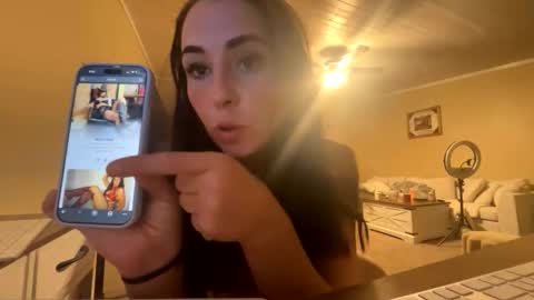 Snapshot of beccaraexoxo chatting on 05.29.26 beccaraexoxo online show from 05.29.26