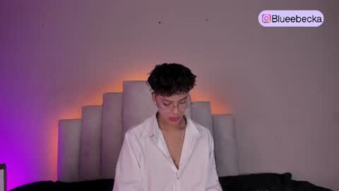 Snapshot of beckablue chatting on 07.22.26 Beecckkkaaa online show from 07.22.26