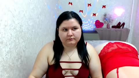 Snapshot of beckyandellen chatting on 12.13.24 BeckyAndEllen online show from 12.13.24