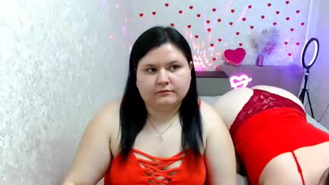 Snapshot of beckyandellen chatting on 02.16.25 BeckyAndEllen online show from 02.16.25