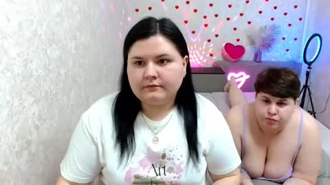 Snapshot of beckyandellen chatting on 02.23.25 BeckyAndEllen online show from 02.23.25