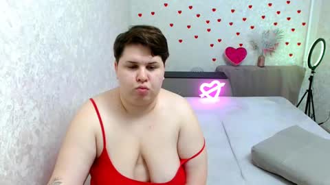 Snapshot of beckyandellen chatting on 03.03.25 BeckyAndEllen online show from 03.03.25