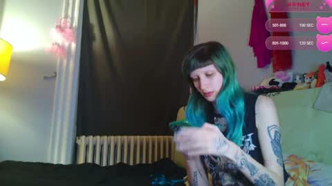 Snapshot of beckytheclown chatting on 06.04.26 Beckytheclown online show from 06.04.26