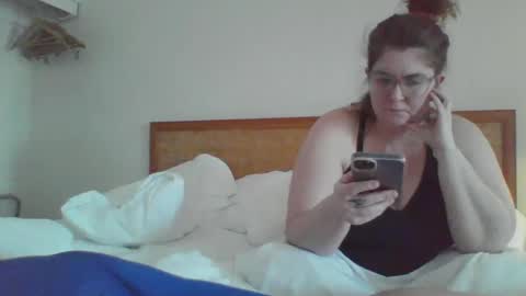 Snapshot of bedbandits chatting on 02.22.25 Bedbandits69 online show from 02.22.25