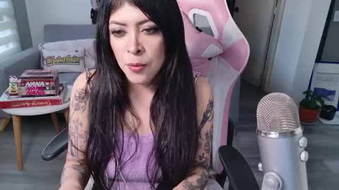 Snapshot of bedroomeyess chatting on 05.22.26 Amber UwU IM MOVING AND IS CRAZY ILL BE BACK VERY SOON 3 MISS YA ALREADY online show from 05.22.26