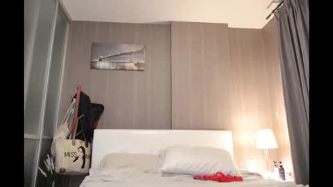 bee_thai online show from 04.10.26