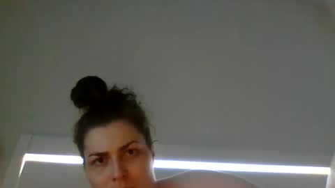 Snapshot of beeinmedeep chatting on 12.21.24 beeinmedeep online show from 12.21.24