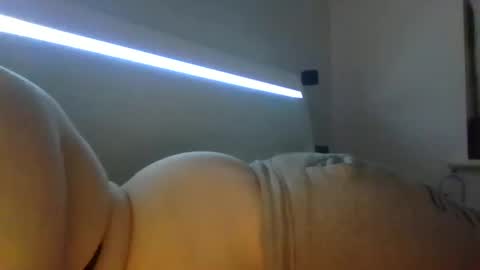 Snapshot of beeinmedeep chatting on 02.18.25 beeinmedeep online show from 02.18.25