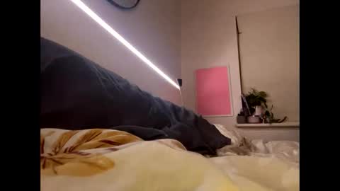 Snapshot of beeinmedeep chatting on 10.30.25 beeinmedeep online show from 10.30.25