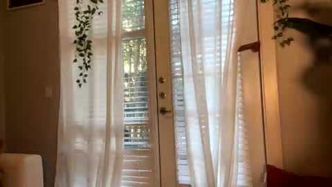 veronica  B online show from 10.22.25