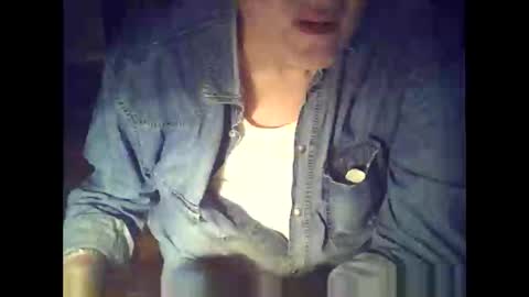 Snapshot of bekklove1 chatting on 10.15.25 bekklove1 online show from 10.15.25