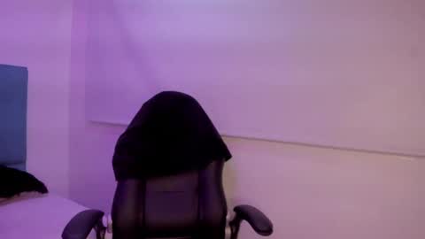 Bella online show from 09.26.25